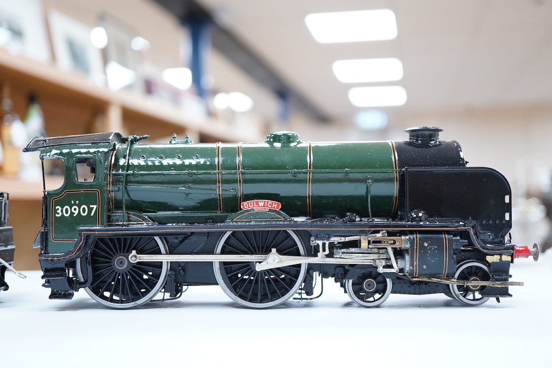 An 0 gauge railway finescale BR Schools Class locomotive built from a kit by David Andrews (2003), Dulwich 30907, powered for 2-rail running and finished in high gloss livery